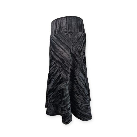 Vintage Textured Black Velvet Flared Midi Skirt - Picture 5 of 7